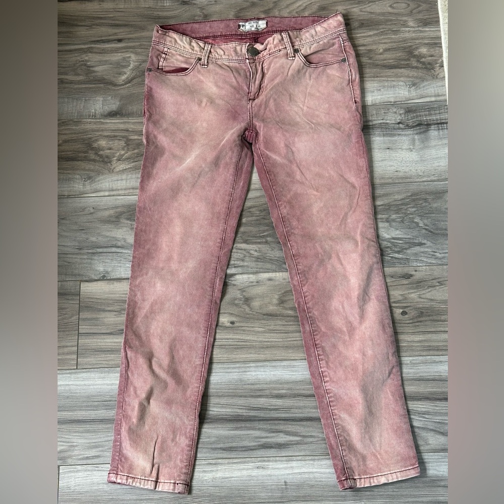 Free People Women’s Skinny Legged Corduroy Weathered Pants in Red Pink Size 25